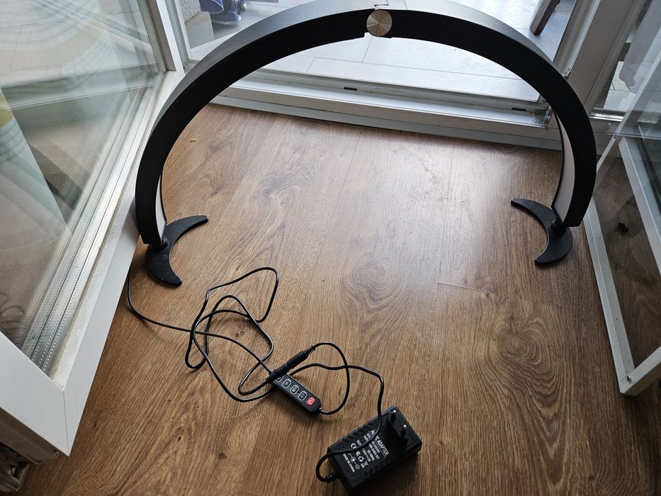 Lampa lumina semiluna manichiura reglabila pe intensitate