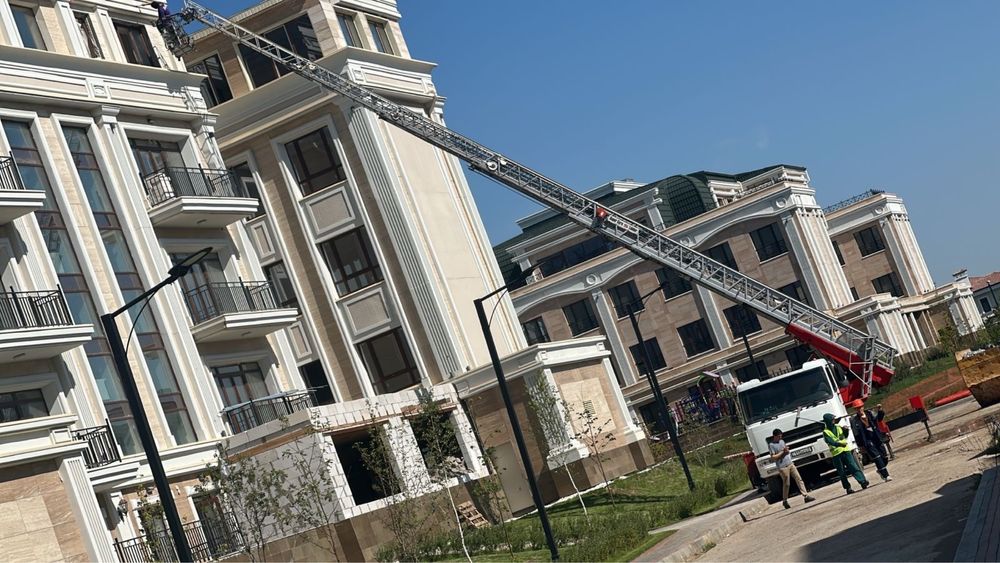 Аренда автовышки 45 м | Япония | Телескопическая