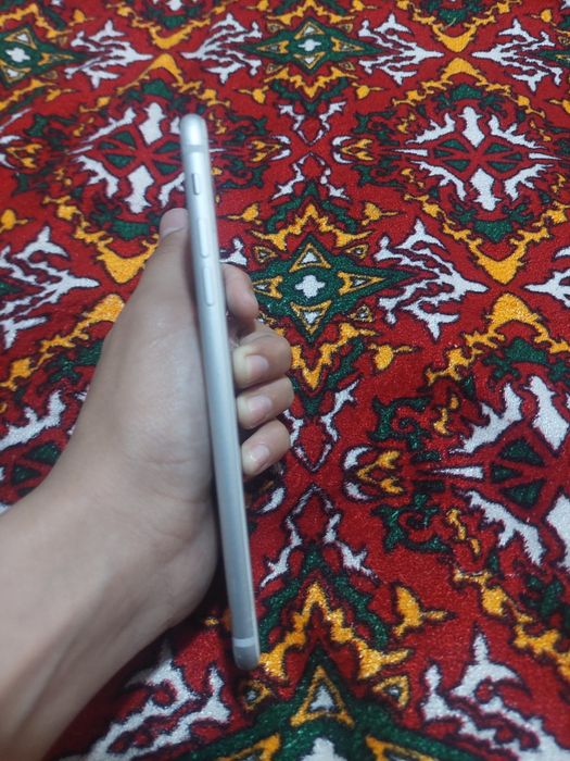 Iphone 7+ sotiladi srochna