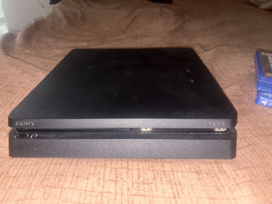 Vand ps4 cu jocuri