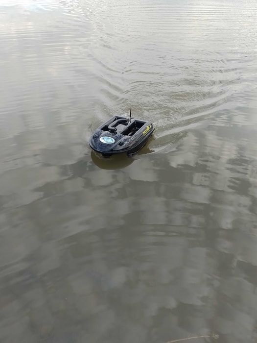 Лодка за захранка Техно Х