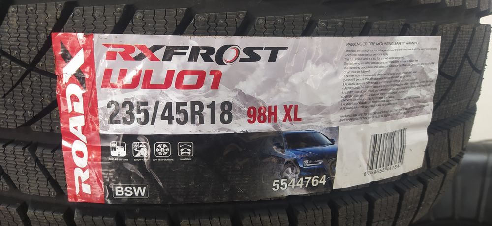 235/45R18 Roadx WU01