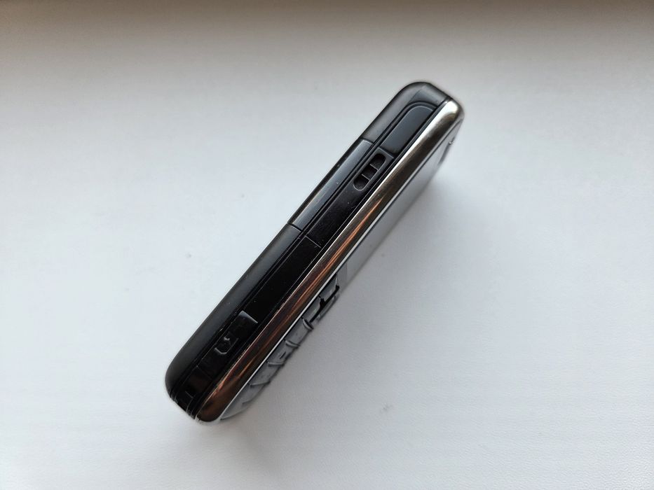 Nokia 6233 cu doua difuzoare