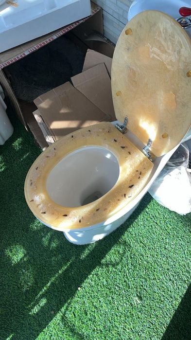 Продам крышку для унитаза