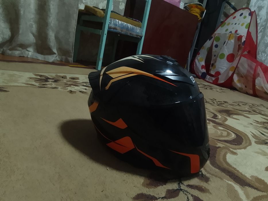 Продам шлем м размер