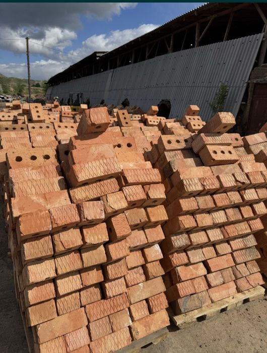 кирпич полуторный 250×120×88