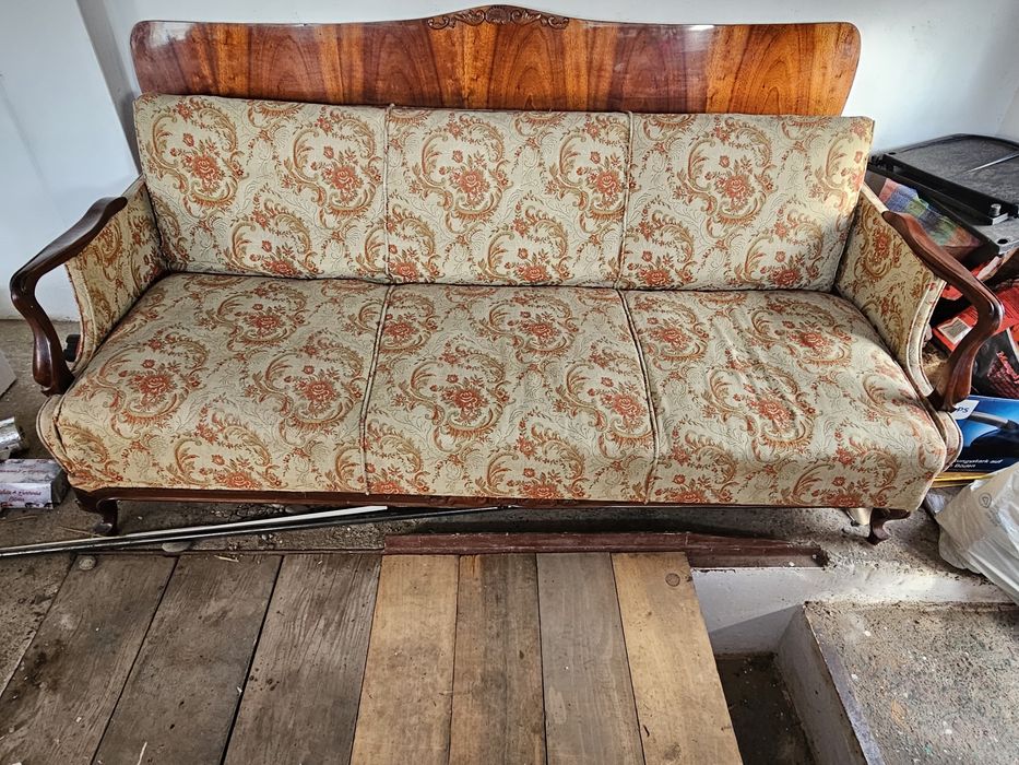 Set Mobila Vintage Lemn Masiv (Canapea 3 Locuri, 2 Fotolii, Masa) - Stil Clasic