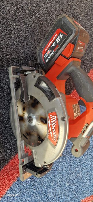 Milwaukee circular pe acumulator