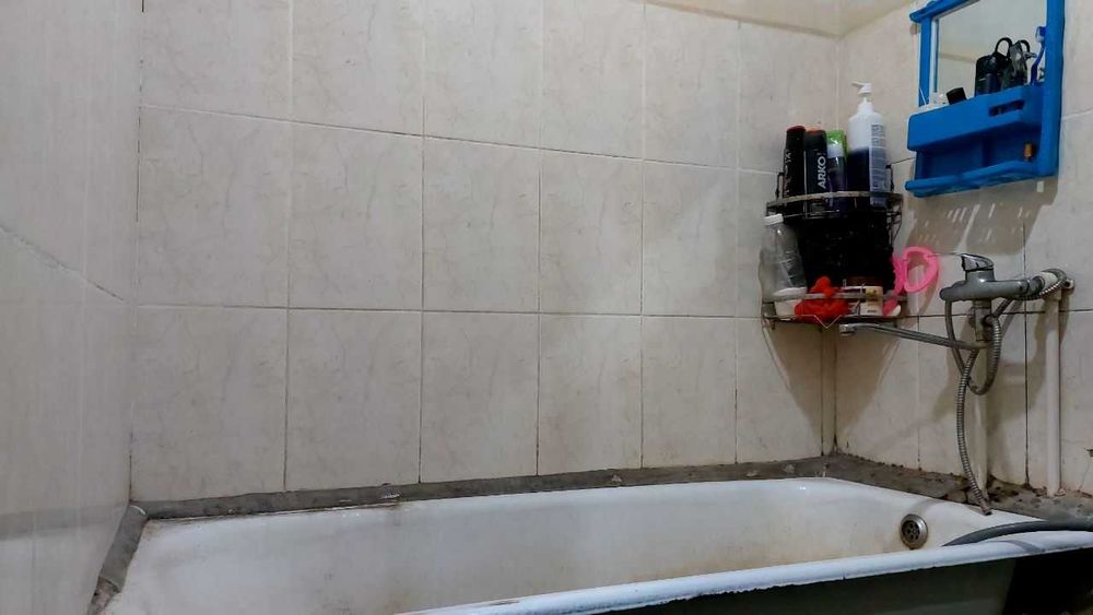 Uy sotiladi 1 xonali