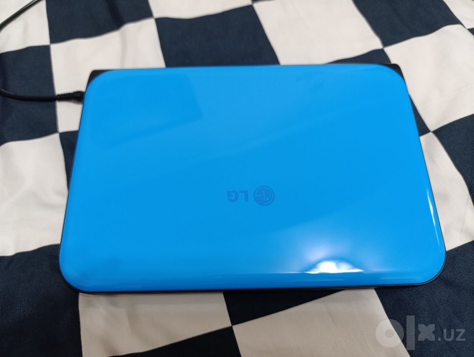 Netbook LG глянцевый