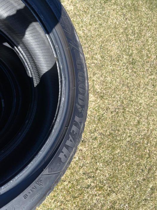 225/45R18 GoodYear iarna M+S aproape noi