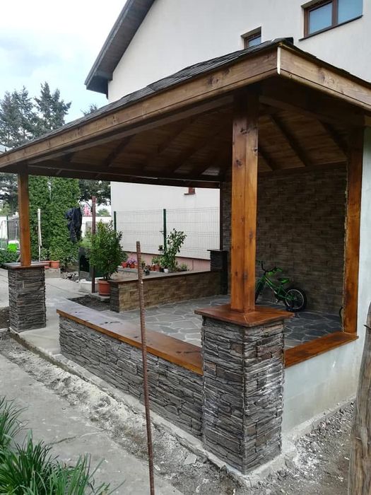 Grătar din căramidă și terase/foișoare