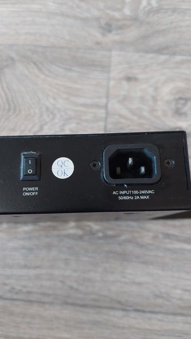 Коммутатор AiP-8G15