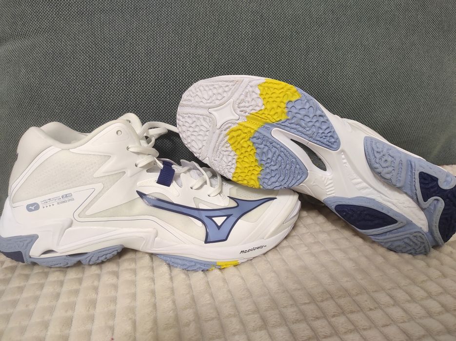 Pantofi sport Mizuno Wave Lightning Z8 Mid