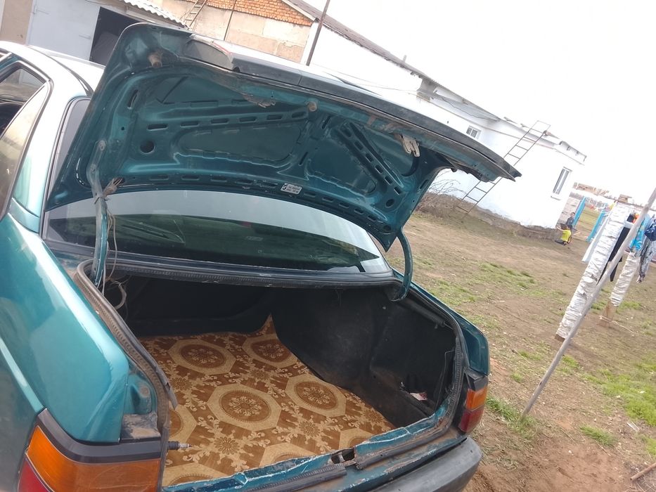 Пассат б3 седан.