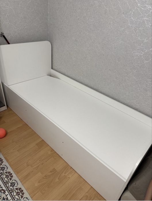 Кровать в хорошем состоянии