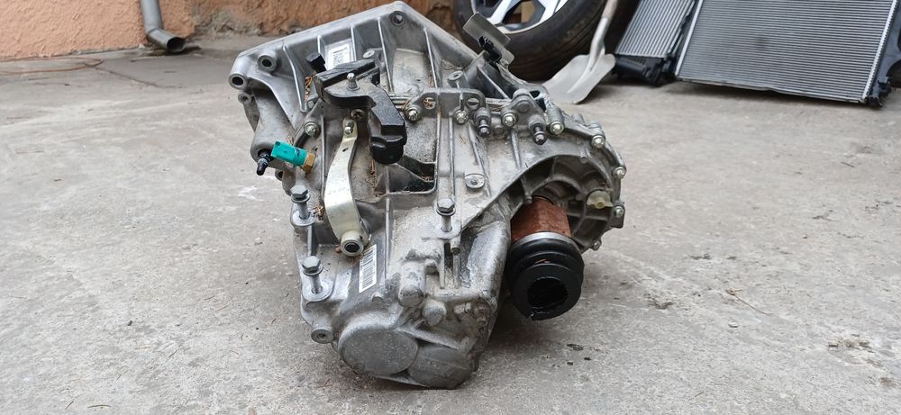 Cutie viteze Nissan 1.3  / an 2022 / cod 320106980R