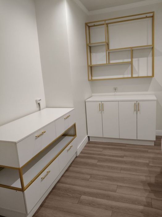 Продается комлект мебели для косметологии