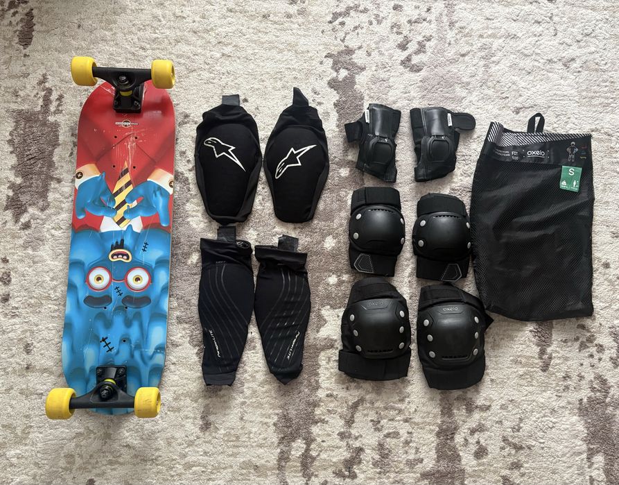 Skateboard cu diferite accesorii
