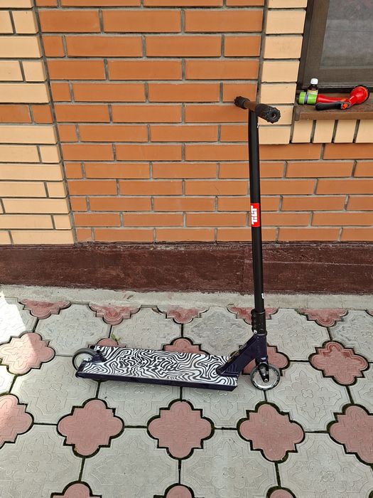Продам самокат трюковой