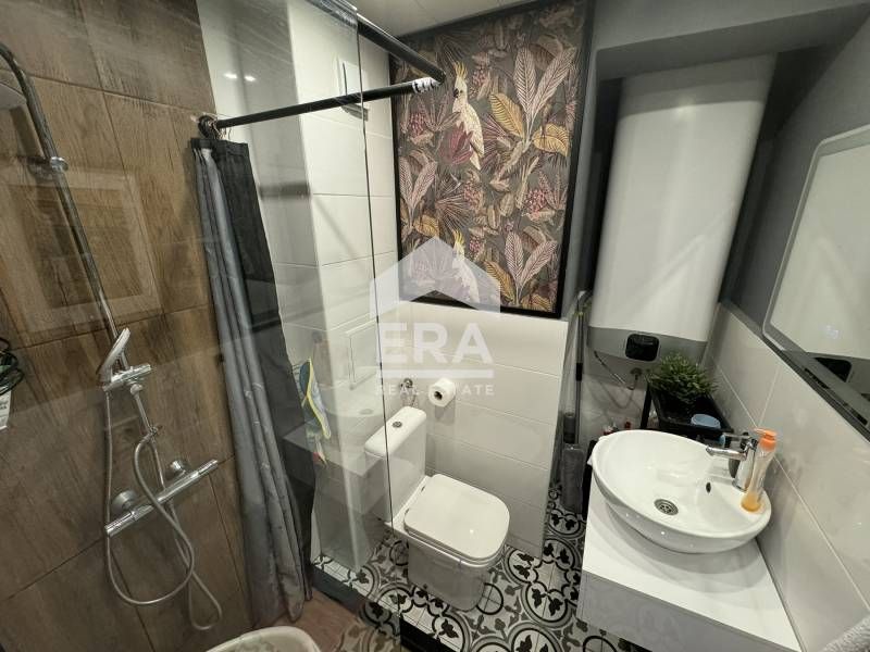 Продава се Двустаен апартамент в Варна, Аспарухово - 75 кв.м за 1867 €/кв.м - Снимка #7