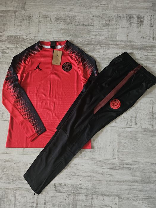 *NOU* Compleu/Trening Psg nike