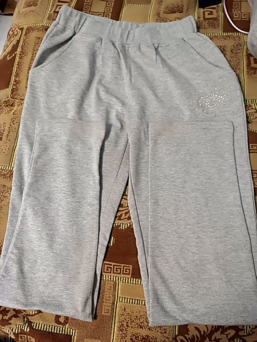 Спортивный костюм на девочку