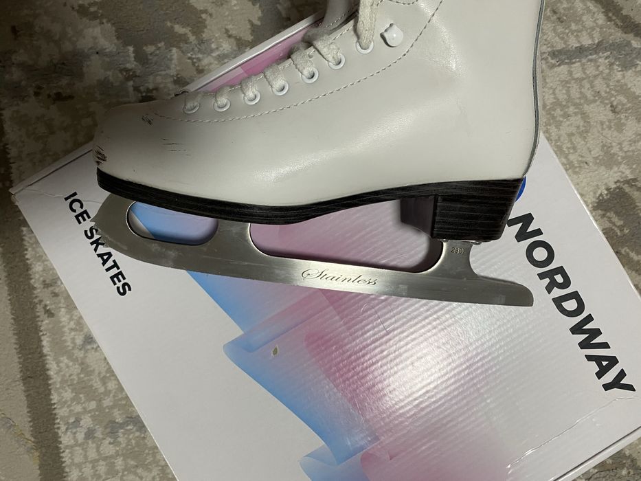 Фигурные коньки на девочку