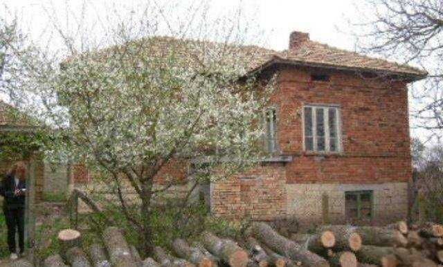 Къща в Бенковски