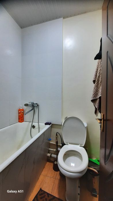 Срочно продаётся на Бадамзар 1/3/4 бывщая общежития