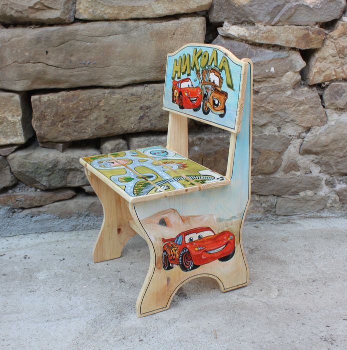 Детско рисувано дървено столче
