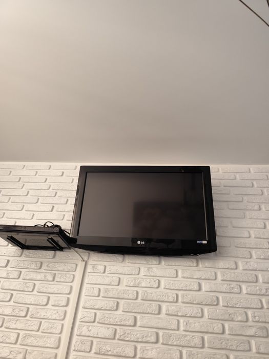 Продам телевизор LG