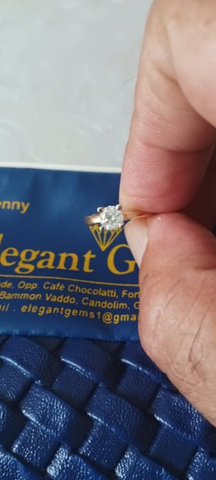 Кольцо с бриллиантом