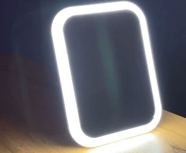 Зеркало с подсветкой