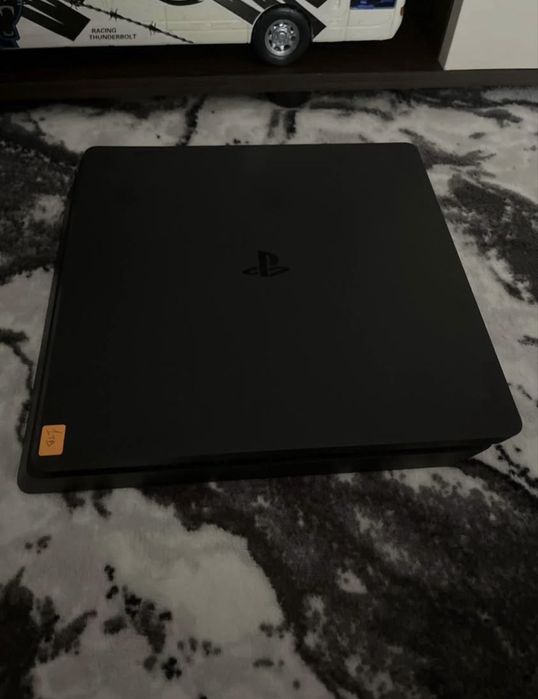 PlayStation 4 slim 1 TB