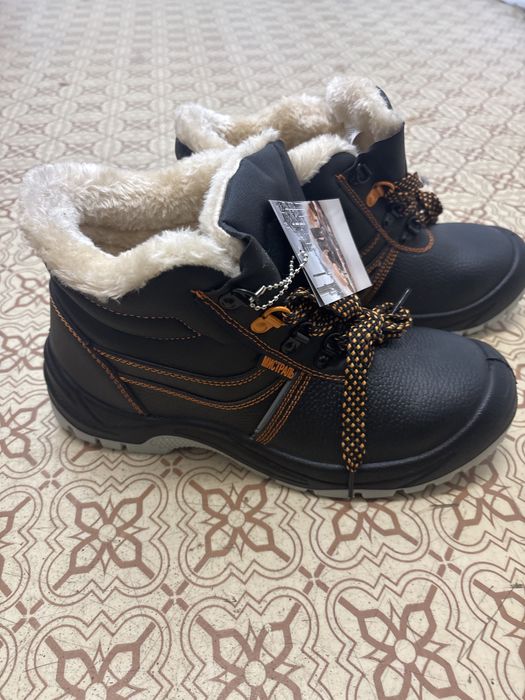 Продам сэфэти ботинки Мистраль