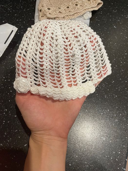 Бебешки шапки и клинче