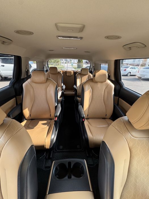 Услуга перевозки трансфер минивэн Kia Carnival Киа Карнивал такси