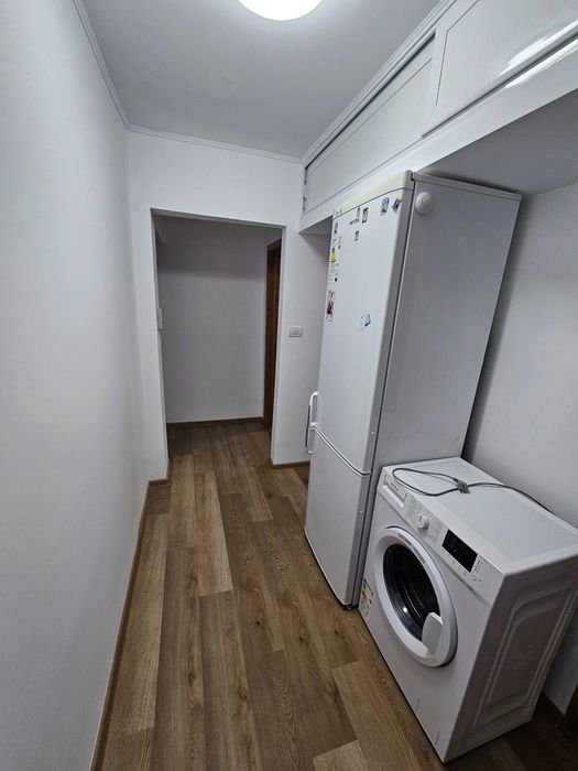 Inchiriez apartament