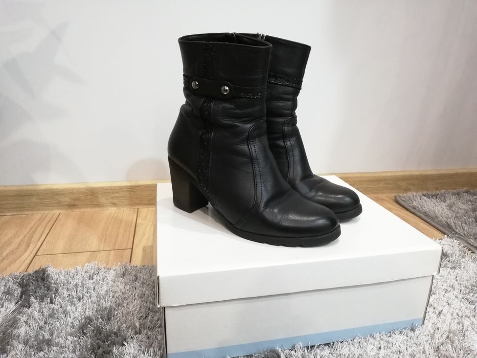 Дамски черни боти