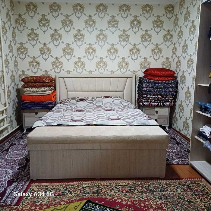 Центрда. Уй сотаман 6 хона 4 сотих расм озиники .брусчаткали