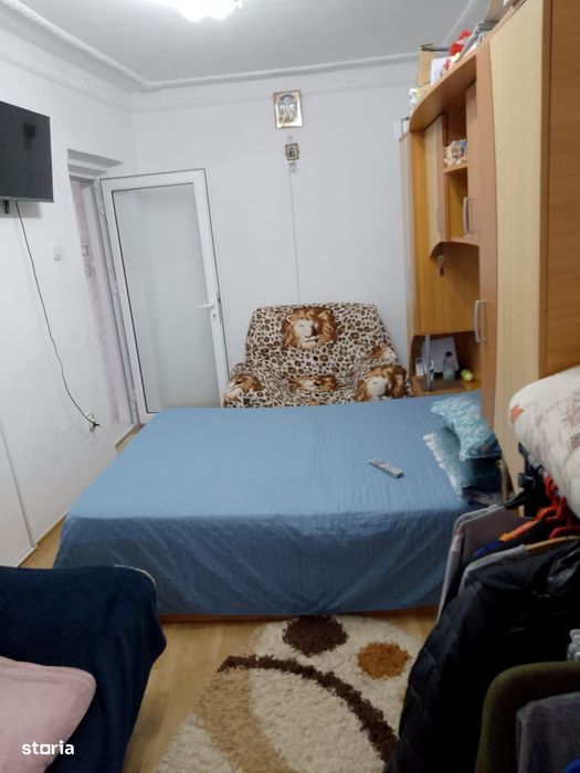 De Vanzare Apartament cu 3 camere zona Progresu