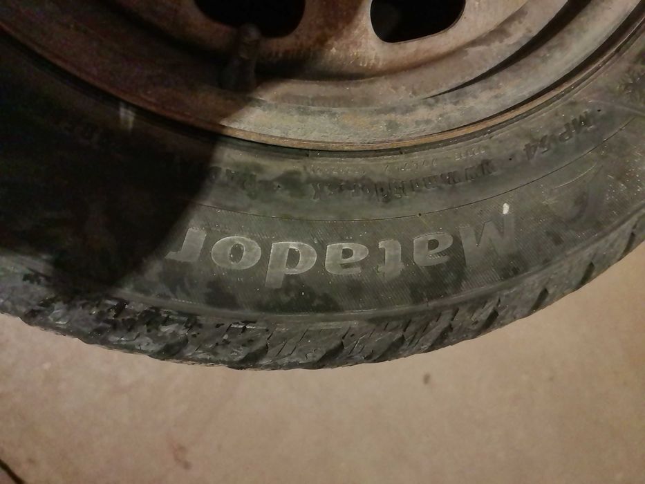 175 65 14 гуми с джанти 4.бр