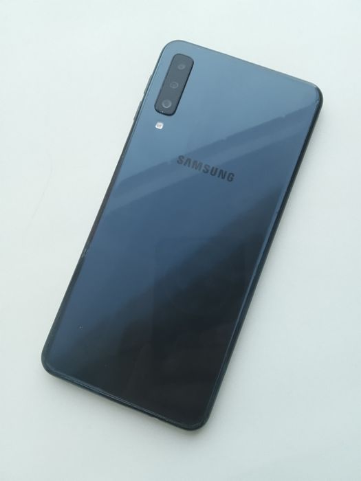 Телефон Samsung A 750