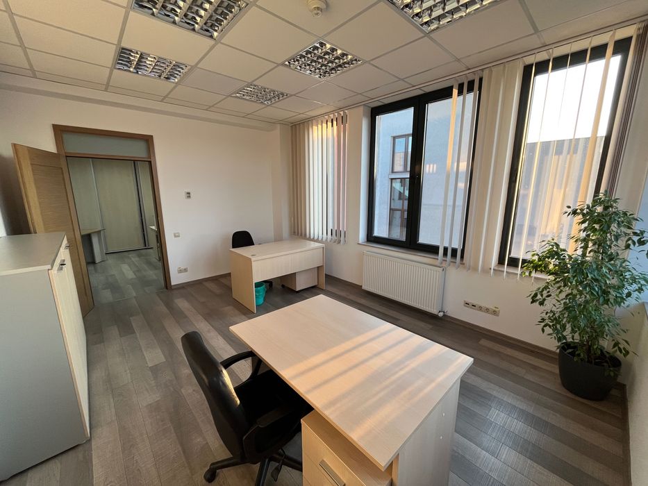 Birou cu 2 camere 50 mp Romcom Business Center Oradea Doja 49A