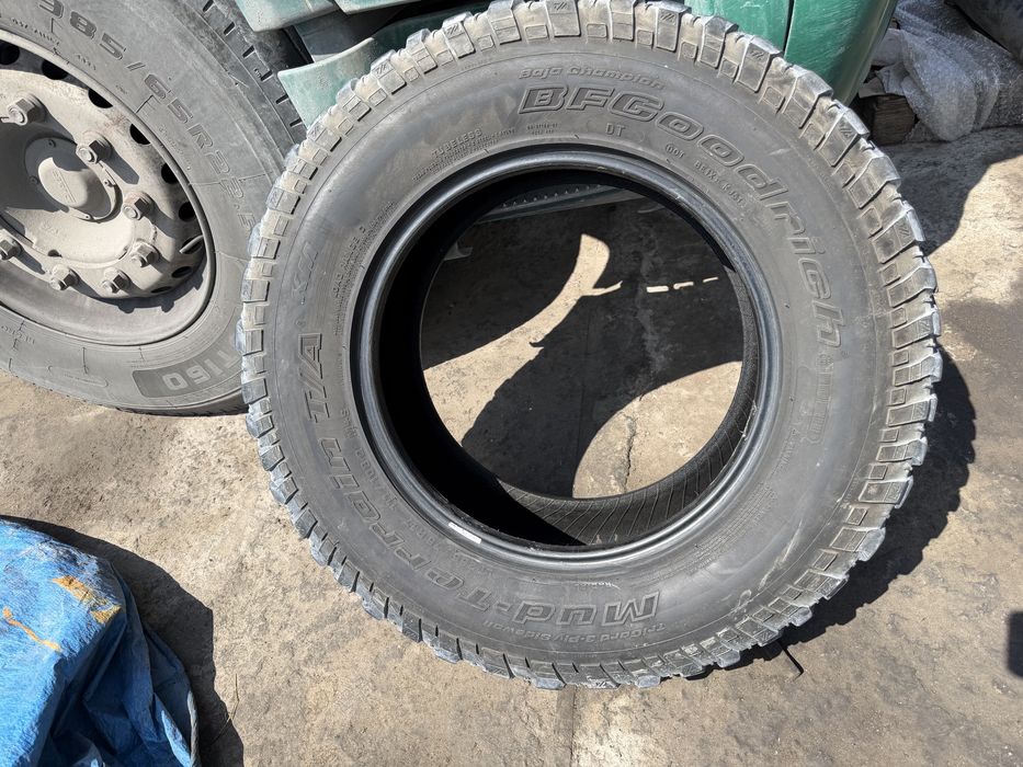 Продам резину , б/у. Стояла еа тойота 4RUNNER