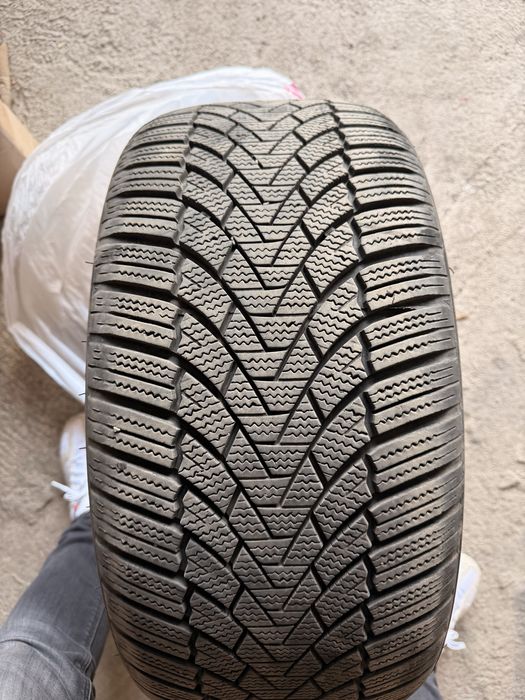 Продам шины 235/35/19