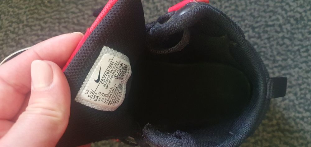 Vand ghete nike in stare buna