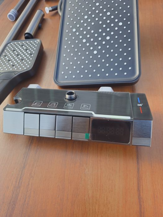 Душ система за баня със смесител и дисплей батерия