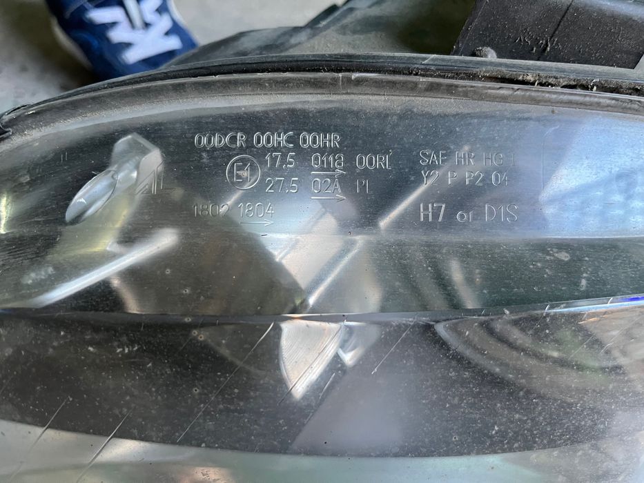 Faruri bi-xenon Audi A4 2007